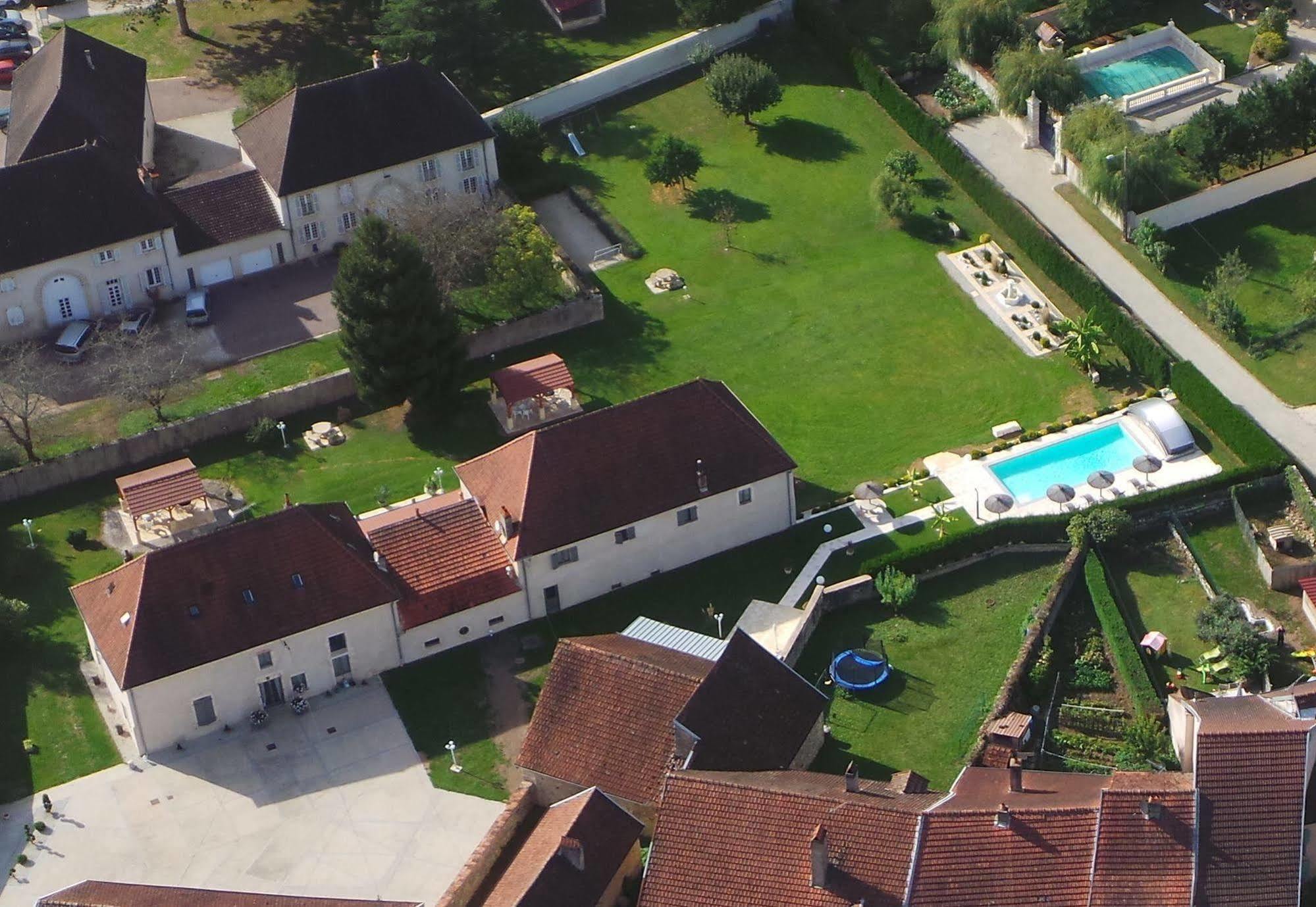 Le Domaine Des Papillons Hotel Beaujeu-Saint-Vallier-et-Pierrejux Exterior photo