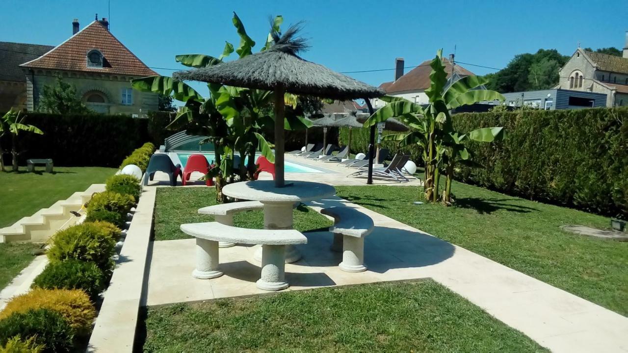 Le Domaine Des Papillons Hotel Beaujeu-Saint-Vallier-et-Pierrejux Exterior photo