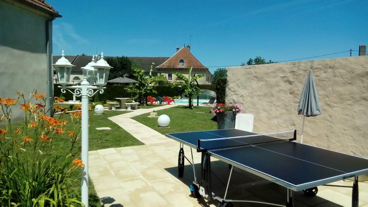 Le Domaine Des Papillons Hotel Beaujeu-Saint-Vallier-et-Pierrejux Exterior photo